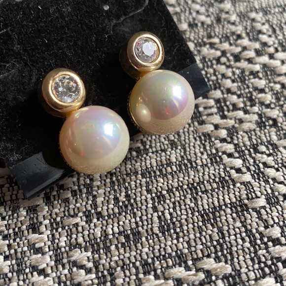 David Grau Clip On Pearl Earrings - Picture 2 of 5